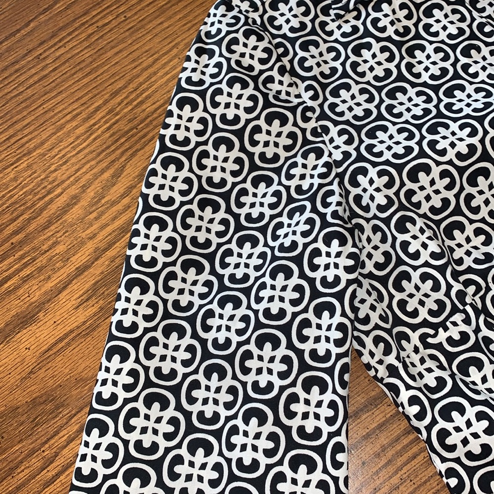 Ann Taylor Black and White Patterned Button Down Top NWT - Picture 7 of 11